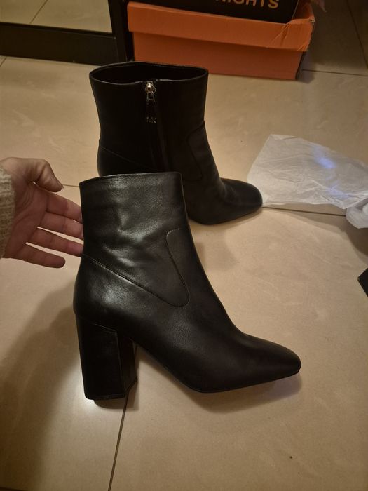 KAR LAGERFELD N39  и  Michael Kors N38 боти естествена кожа