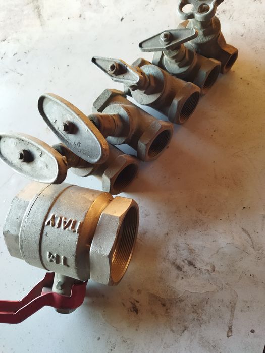 Продам краны бронзовые 80 50 40