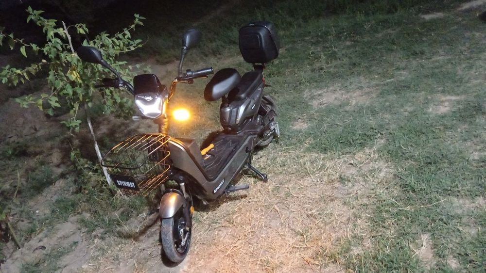 Скутер сотилади, холати янги 2024 йил чиккан.