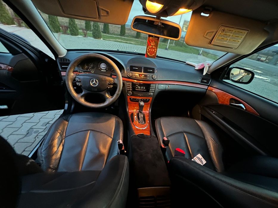 Mercedes E Class W211