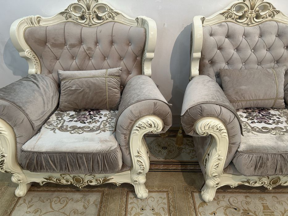Диван с креслами