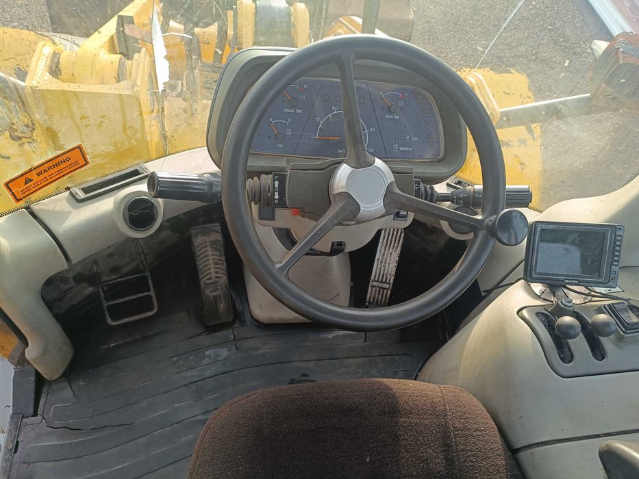 Încărcător frontal NEW HOLLAND W231, 22 tone, 2006