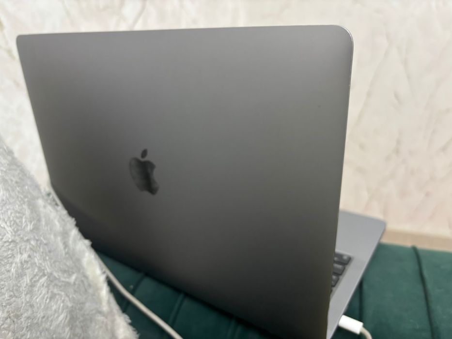 Макбук про 13 м1 8 гб 256 ccd