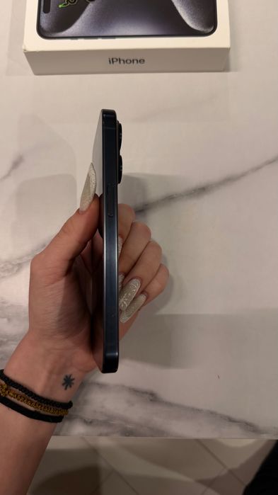 Vând iPhone 15 pro 128gb 80% baterie