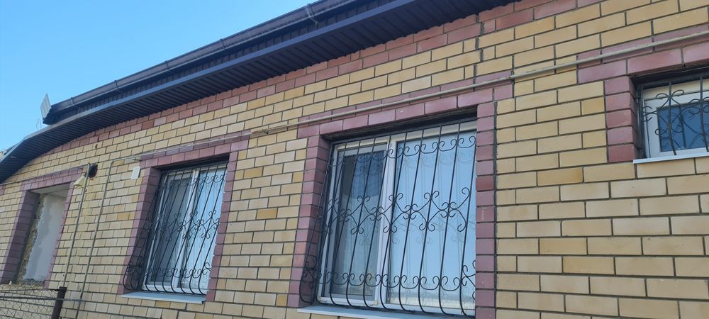 Металлочерепица. Решетки на окна. Окна