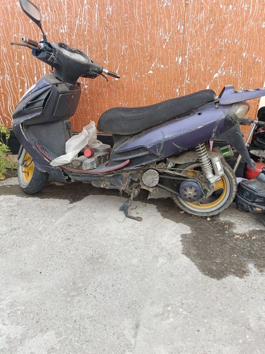 Мопед, скутер бензиновый