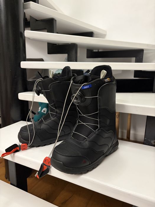 Set snowboard Burton – placă 138 cm + legături + boots Burton Mint BOA