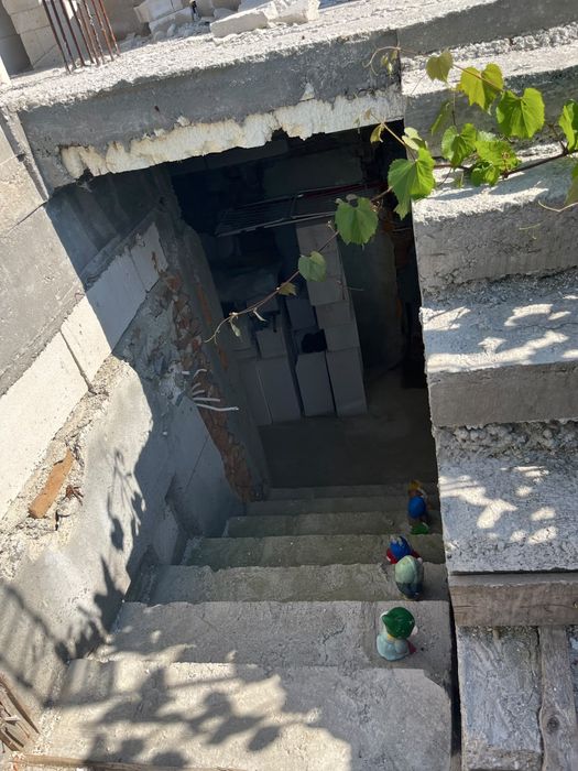 Casa cu teren de vanzare