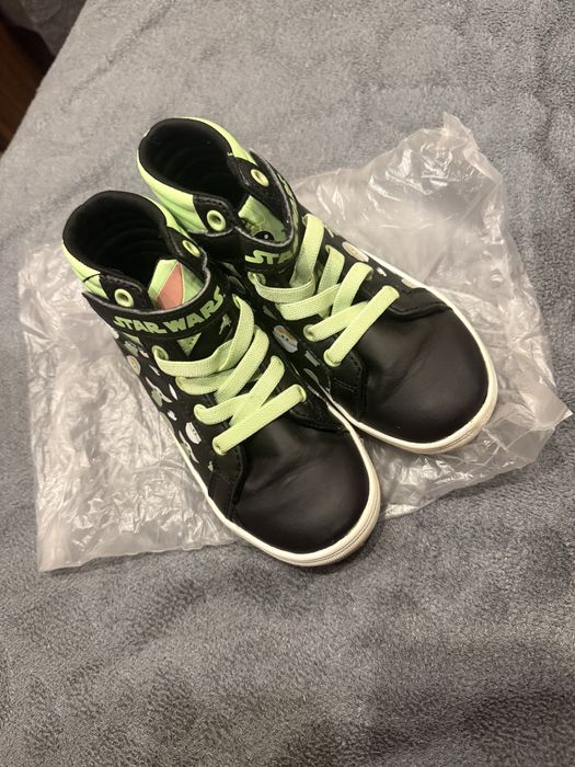 Оригинални детски маратонки и зимни боти.