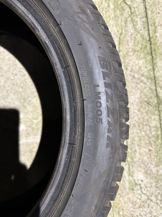 Bridgeston Blizzar Rebord 215/50R17 Dot2022