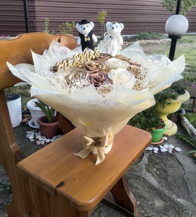 Сатенени и сапунени рози. Букети и кошници. Цветя.