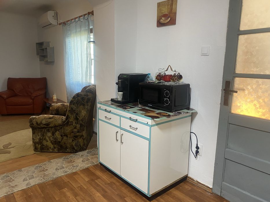 Ofer spre inchiriere casa in Ineu