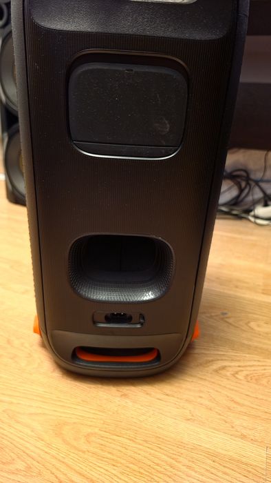 Продавам JBL Partybox 110