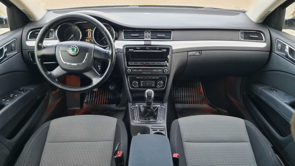 SKODA Superb 2, berlina, 4x4, motor 2.0 TDI - 170CP - an 2011 - Euro 5