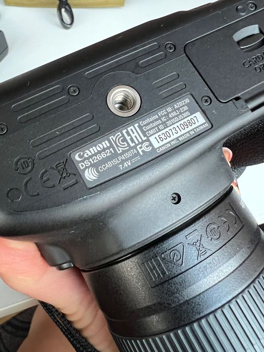 Canon EOS 1300D + обектив 18–55 mm | Отлично състояние