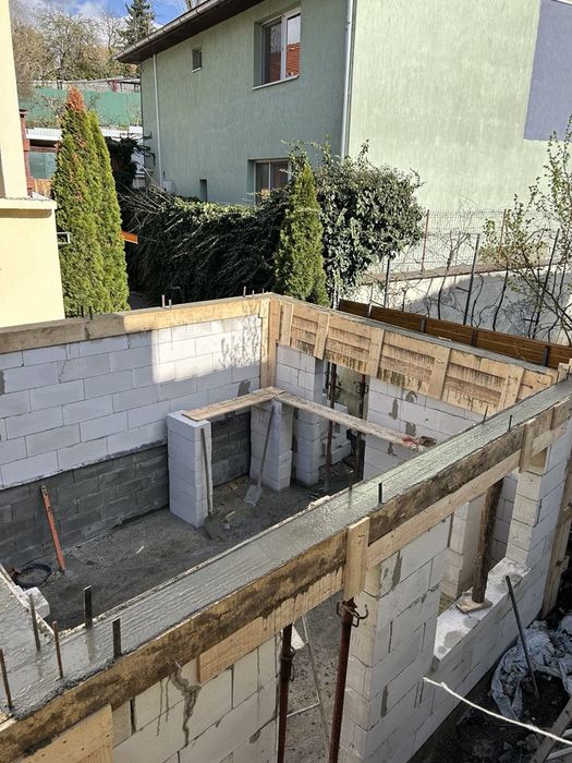 Executam Terase Garaje Foișoare Case la roșu