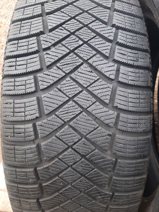 Продам шины. 235/55/19 пирелли