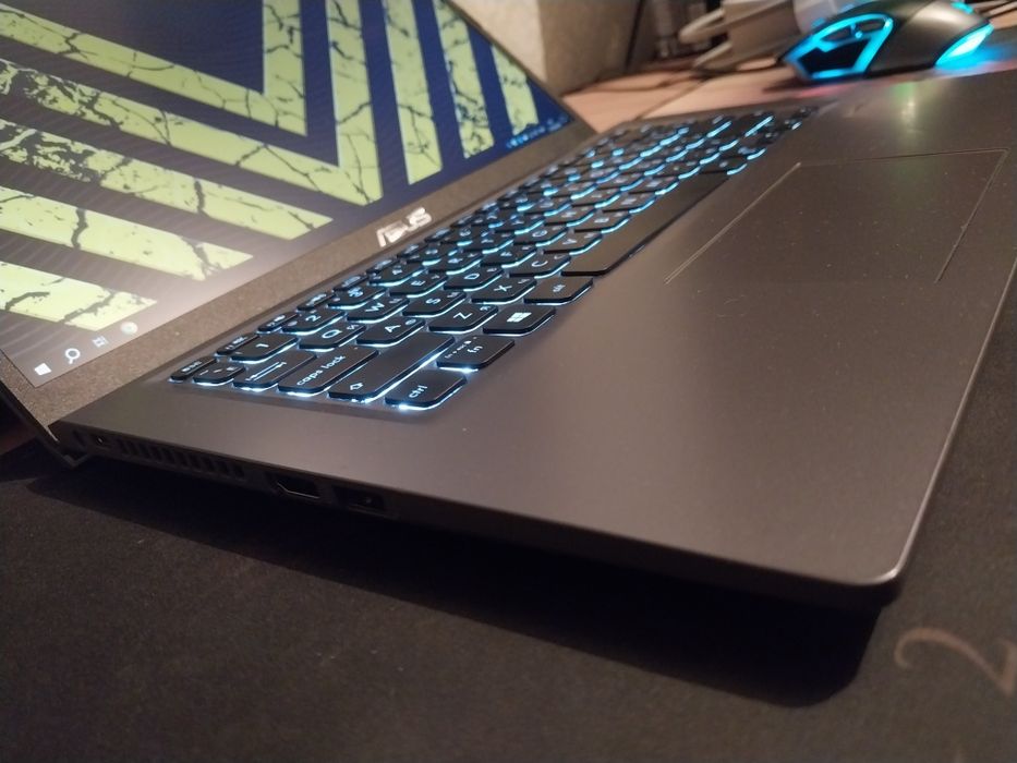 Ноутбук ASUS ViVoBook