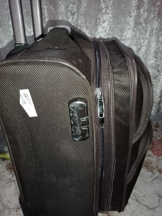 Срочно продам чемодан