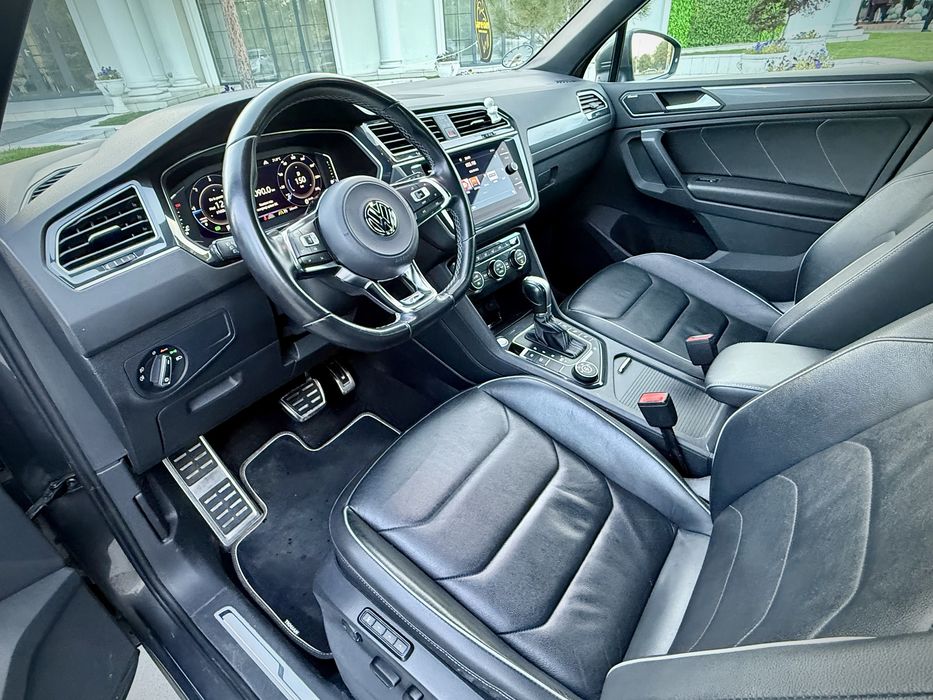 VW Tiguan R-Line 2.0TDI 190 CP 4X4 DSG Full ! Garantie 12 Luni
