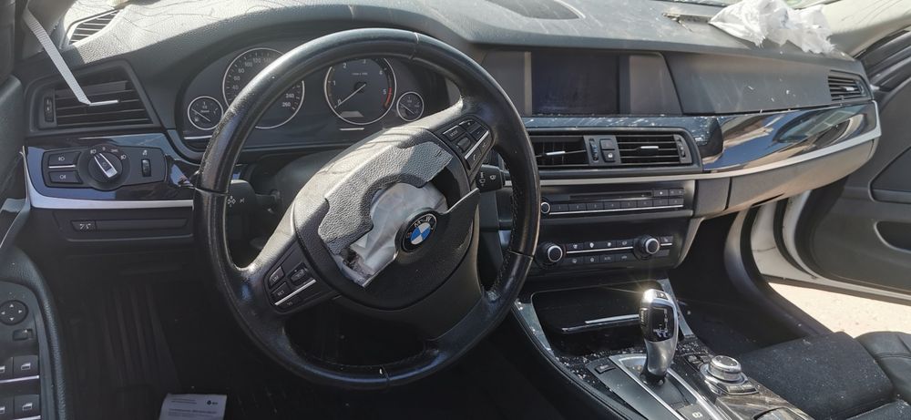 Vand / dezmembrez Bmw avariat f10 525D /motor 3l /204cp / motor / cuti