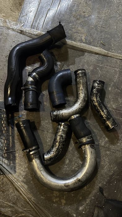 Интеркулер 550х180х65 с турбо пътища