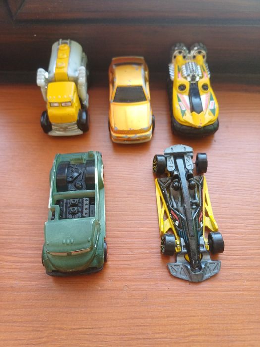 Игрушки Hotweels