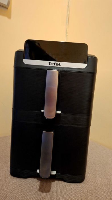 Продавам чисто нов Airfryer TEFAL