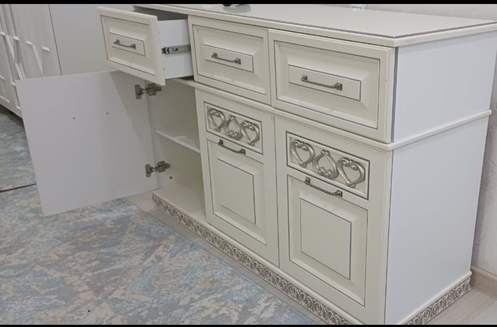 Комод классический