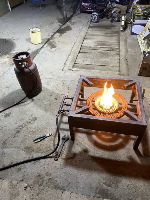 Продаю газ балон