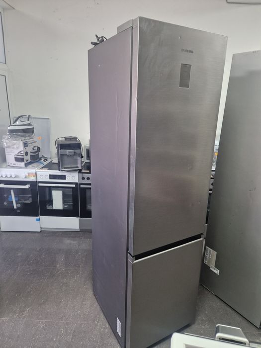 Хладилник с фризер Samsung 200 см 400 литра