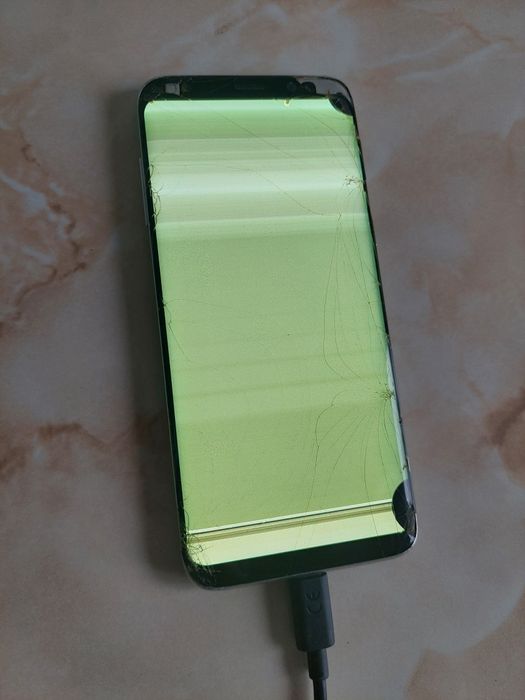 [S8] Vând Samsung Galaxy S8, pentru piese, placă de bază bună //poze