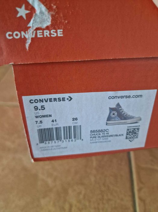 ексклузивни кожени маратонки Converse, 41 размер,26 см,нови с етикети.