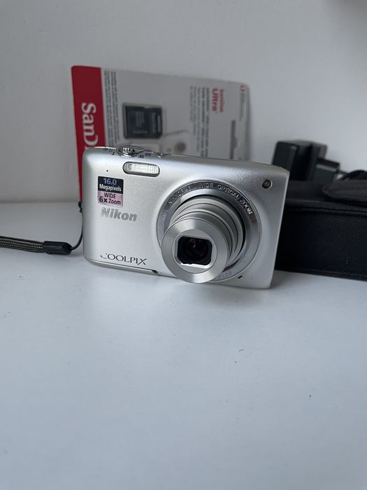 Aparat Foto Digital NIKON COOLPIX S2700 16.0 MegaPixels, SD Card 32GB, Wide 6X Zoom, HD Movie, Digital Point and Shoot Camera