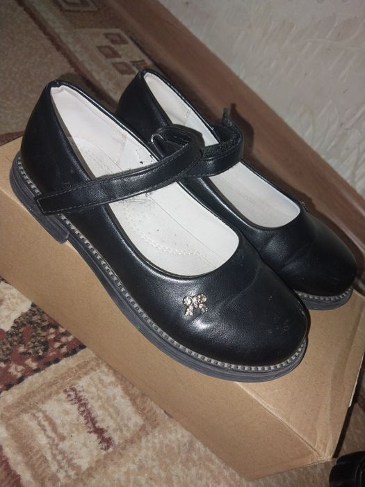 Продам туфли 2 пары в хорошем состоянии