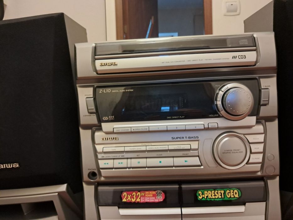 Combină muzicală Aiwa