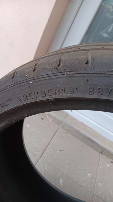 Vând cauciucuri 235