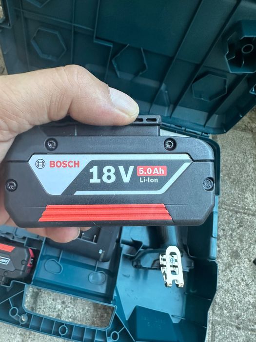 Винтоверт Bosch 18v 5am батерия