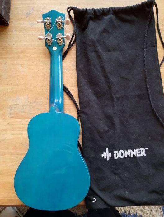 Продается гитара Акулели