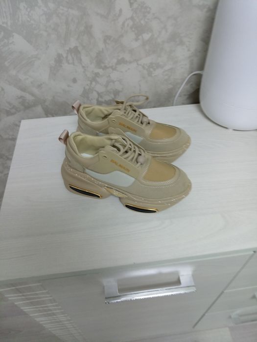 Срочно продам новый 38,36 размеры