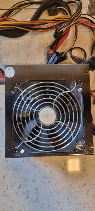 Продается комплект Gigabyte Z390 UD, Core i5 9600k, 16Gb (3200)