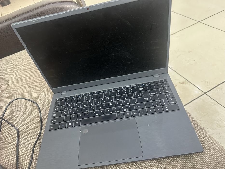 Продам офисный ноутбук