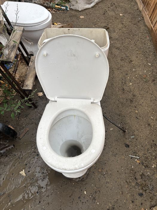 Продаю унитаз в отличном состояние