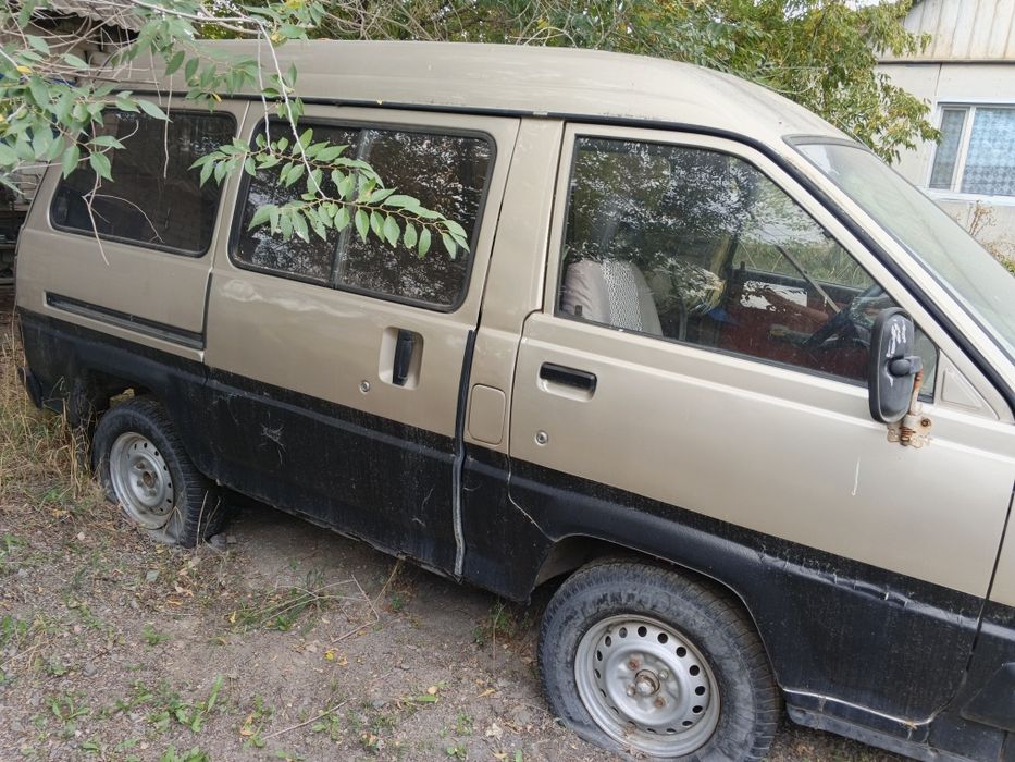 Toyota Lite Ace 1988г минивэн