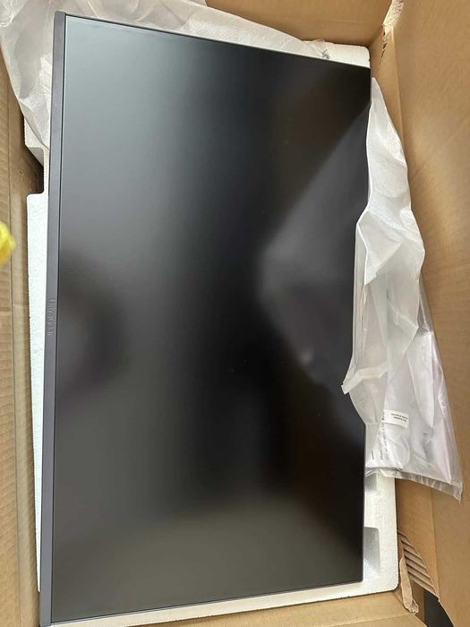 Vand 2 monitoare Asrock/LG