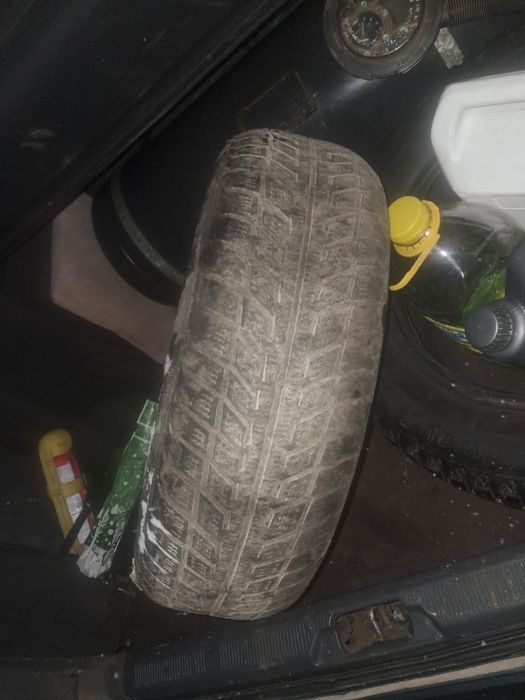 Продам шины в среднем состоянии