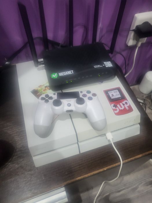 Playstation приставка PS4