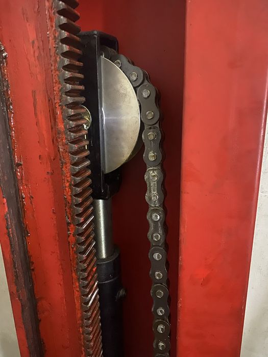 Elevator auto sau alte.