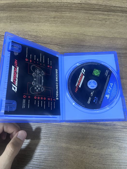 Disk plastation 4-5 Need for speed Hot Pursuit