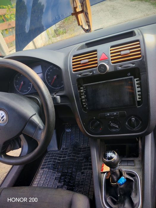 Vând golf 5 an 2006 motor 1.4  75 CP
